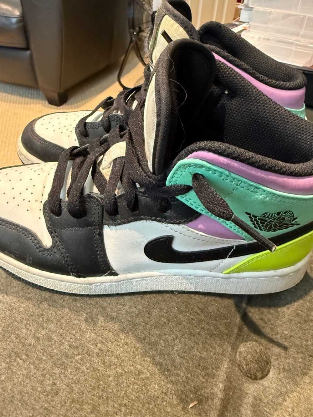 NIKE Air Jordan Size 5Y high tops (GREAT CONDITION)